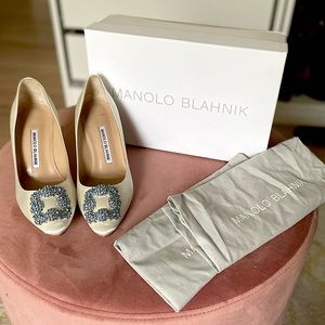 Manolo Blahnik Hangisi 70 Bridal Satin Pumps